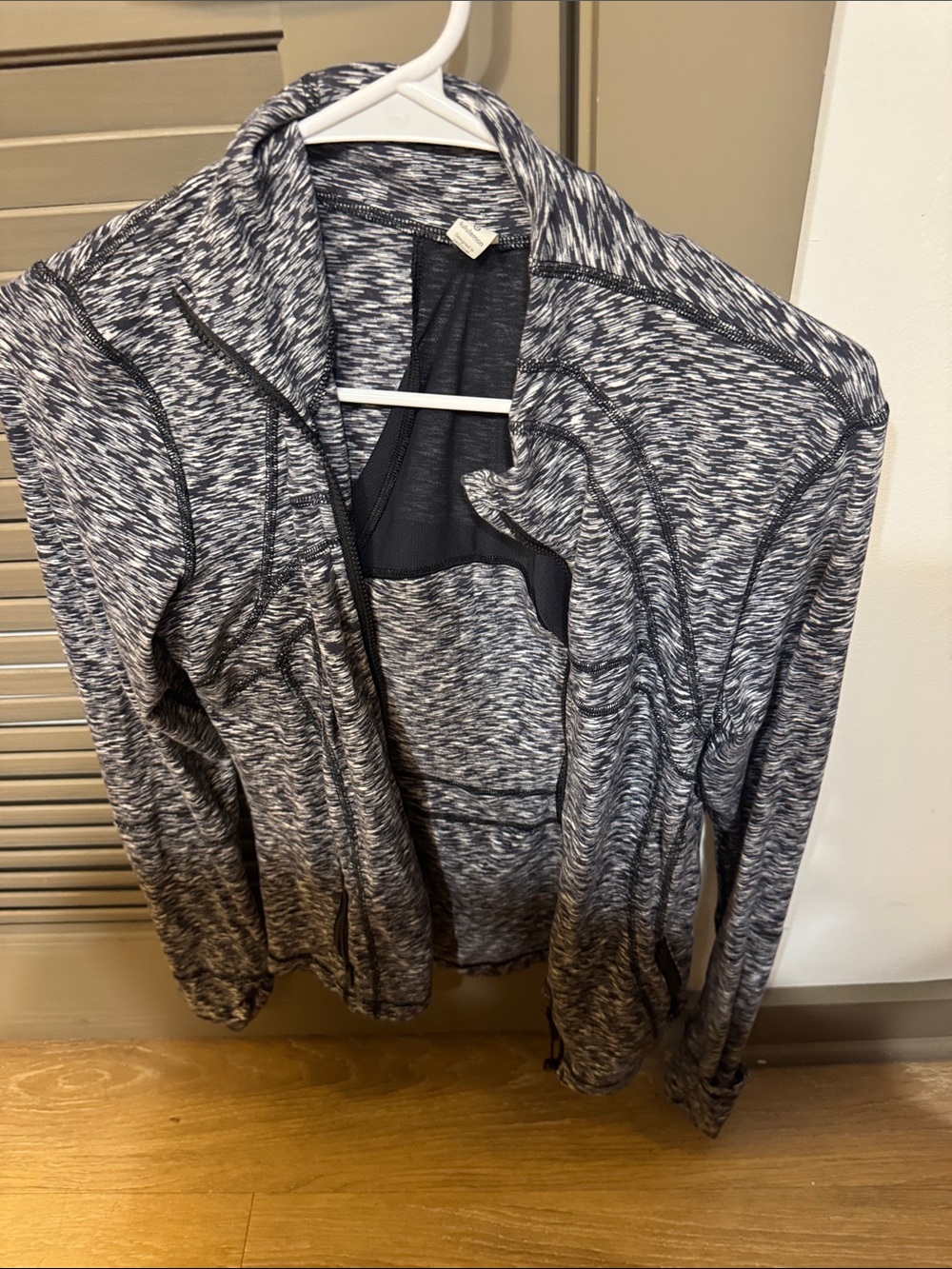 Lululemon size 6